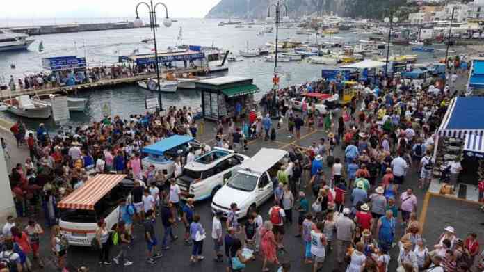 capri-turisti-2