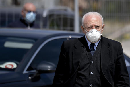 Coronavirus:De Luca, verso ritorno attivita' normali ospedali