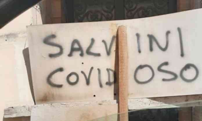 scritte contro salvini