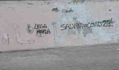 scritte contro salvini