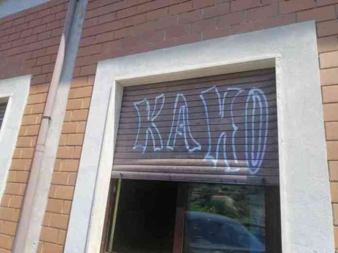 vandali scuola camerota