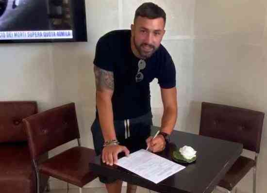 Marco Vetrone firma per il Ponte