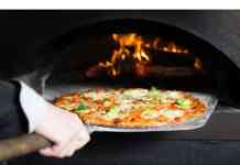 Covid, pizzaiolo positivo nel Napoletano: locale chiuso e tampone per tutti