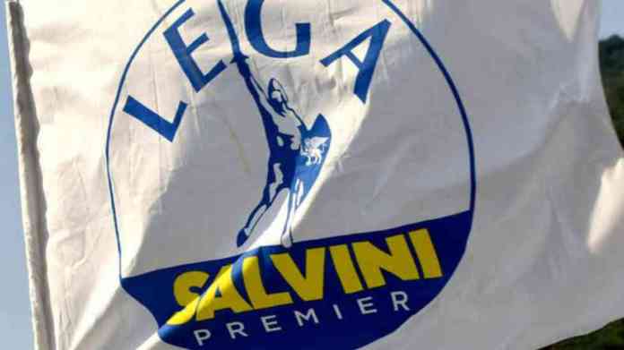 lega-salvini-bandiera