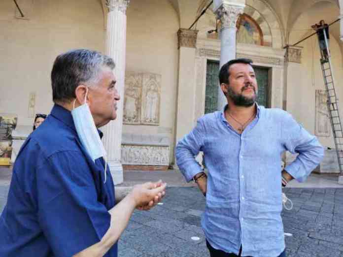 matteo salvini e Don Michele Pecoraro cattedrale salerno