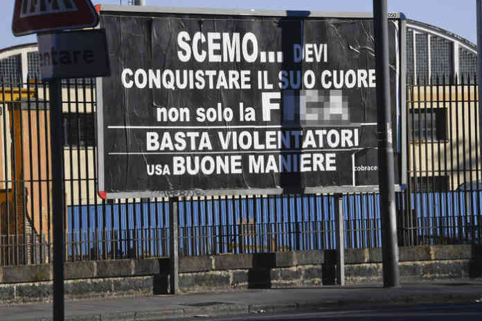 'Basta violentatori', manifesti elettorali choc a Napoli
