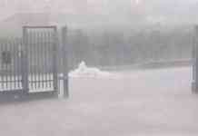Pioggia intensa, saltano i tombini: l’acqua invade le strade di Telese Terme