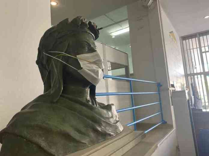 dante alighieri mascherina salerno scuola