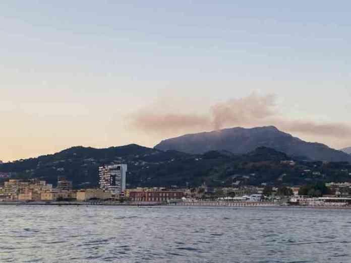 monte stella brucia