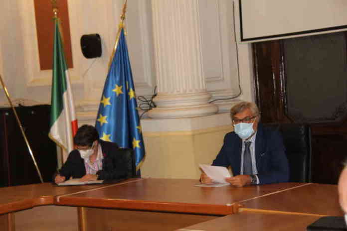 prefettura riunione centro migranti (1)