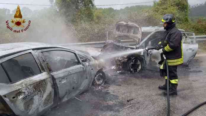 Auto in fiamme a Gioia Sannitica 7-10-2020