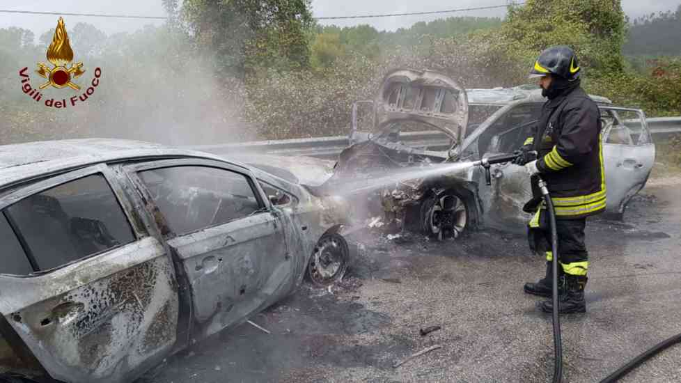 Auto in fiamme a Gioia Sannitica 7-10-2020