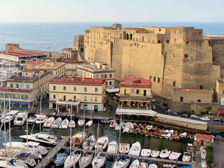 Borgo-Marinari-Napoli