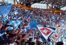 Napoli, i tifosi salutano la squadra in partenza per Roma e Spalletti scende a salutarli
