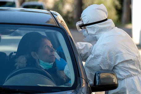 Coronavirus: test in macchina alla Asl Roma 1