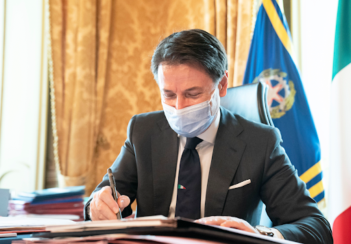 Conte firma