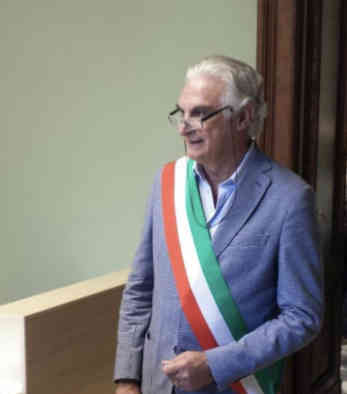 giuseppe canfora
