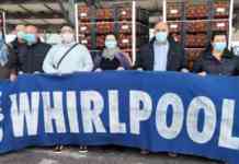 Whirlpool, 4 tonnellate di arance donate agli operai: oggi tavolo al Mise