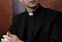 Atti sessuali con un minorenne: arrestato sacerdote
