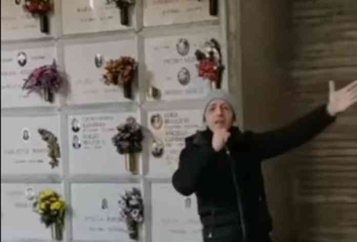 Napoli concerto cimitero