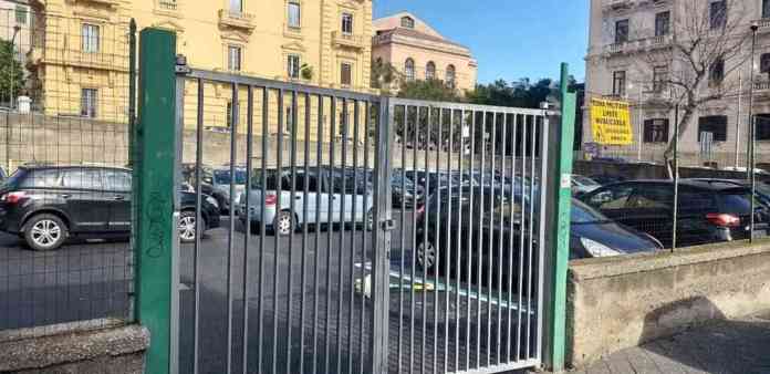 Parcheggio via Porto