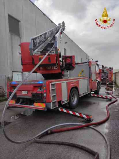 incendio dhl teverola