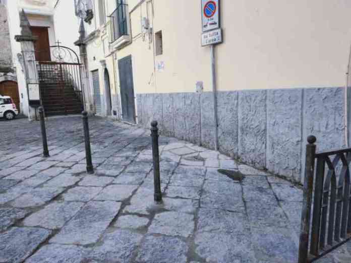 paletti salerno sosta2