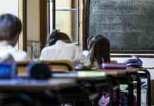Covid, scuole restano aperte a Caserta: “Contagi in linea con media regionale”
