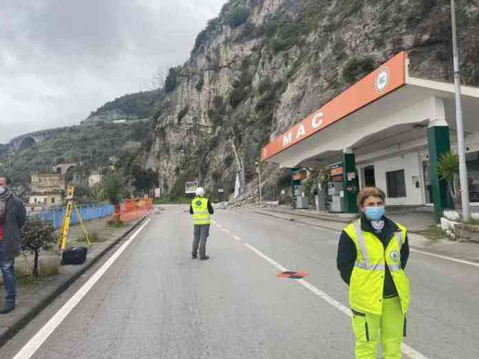 frana tra vietri e salerno