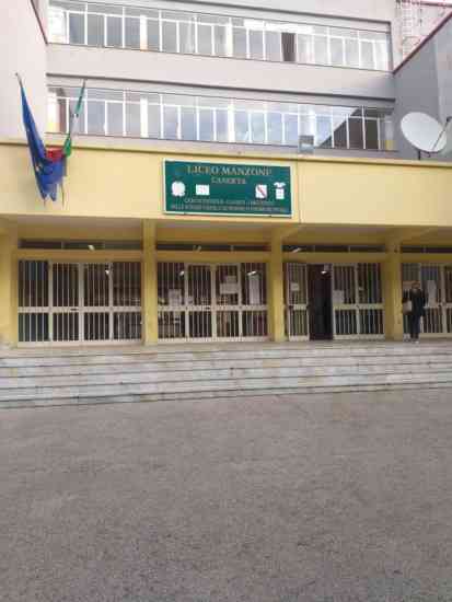 liceo manzoni di caserta