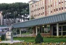 Tumori, paziente di 220 chili operato con successo al Pascale