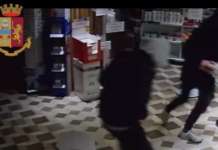 Battipaglia, tentativo di furto in un supermercato: arrestati due ladri seriali