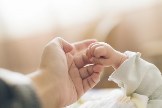 ospedale-neonato-reparto-neonatologia-medico-pediatra-pediatria-bambino-bambina-piccolo-piccola-6-638x425
