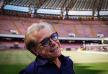 Musica, Nino D’Angelo inaugura il suo murale firmato Jorit