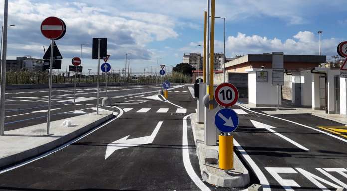Parcheggio stazione salerno Ingresso