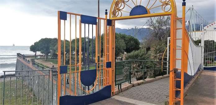 Parco giochi aperto