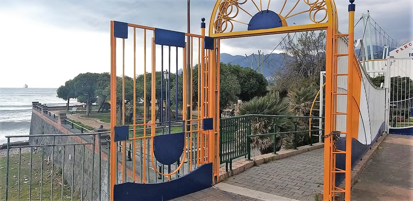 Parco giochi aperto