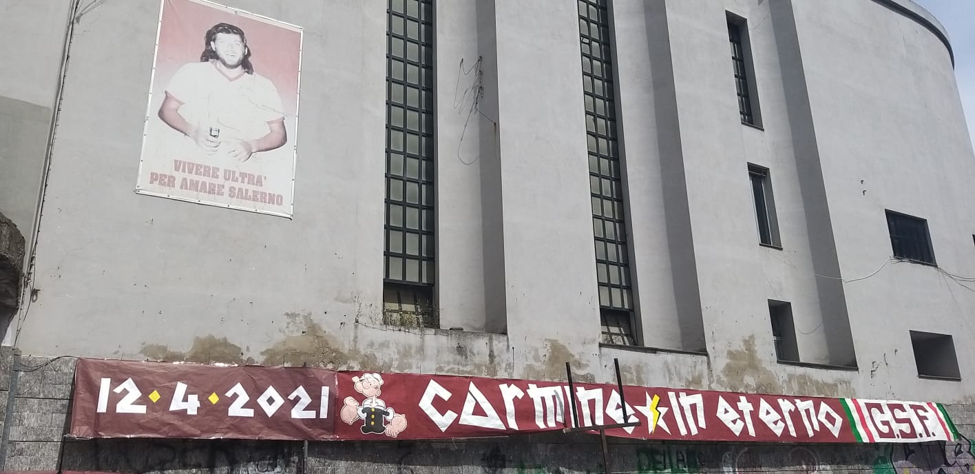Siberiano striscione al Vestuti