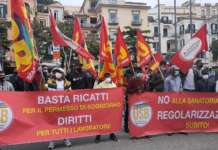 Migranti in piazza Amendola a Salerno, seimila domande in attesa di risposte (VIDEO)