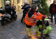 Napoli, rimossi 156 paletti abusivi nell’area dei Quartieri Spagnoli