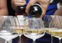 Napoli, beccati a festeggiare la comunione in una villa per cerimonie