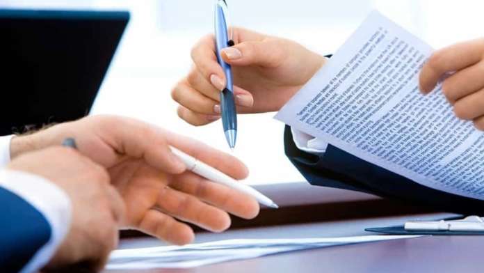 business aziende lavoro formazione contratto documenti firma-2-2