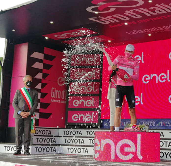 il sindaco Di Lonardo con la maglia rosa Attila Valter - 15_05_2021