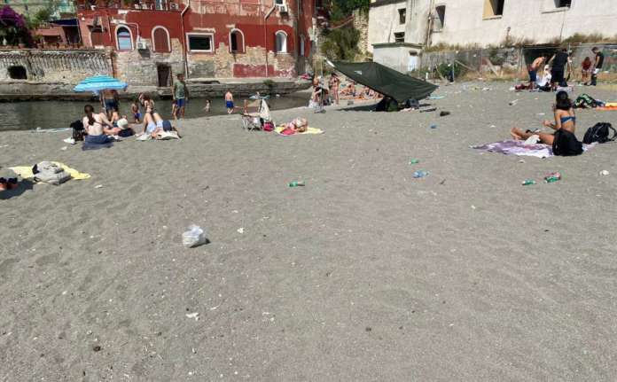 spiaggia monache posillipo