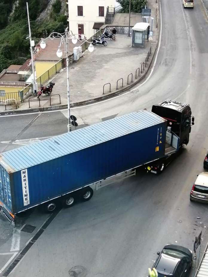 Camion svolta