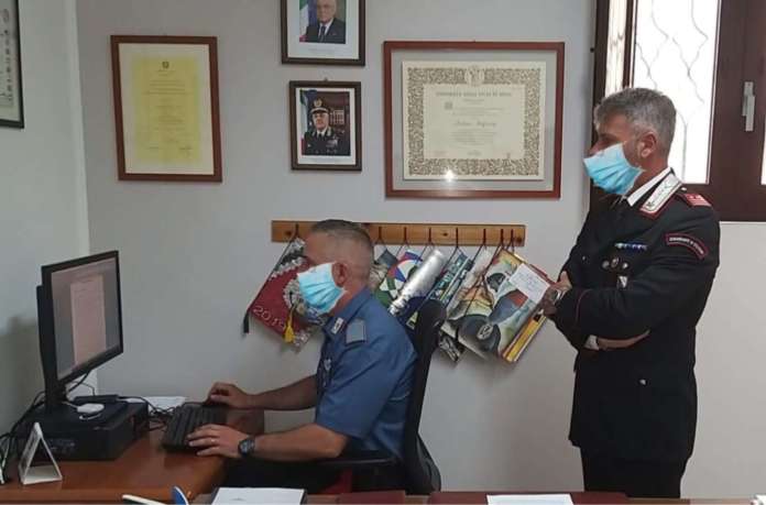 Carabinieri in stazione
