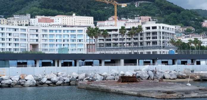Piaza Libertà Cristalli