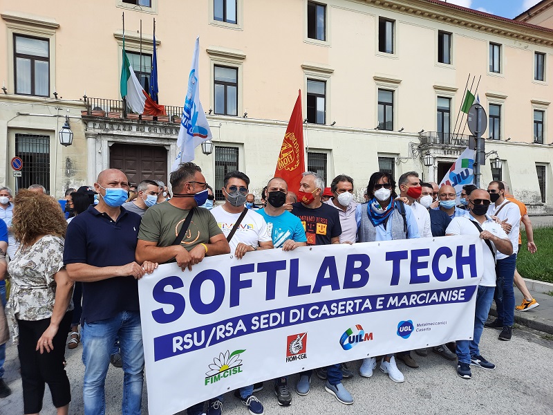 Presidio lavoratori Softlab ex Jabil alla prefettura di Caserta 17-6-2021