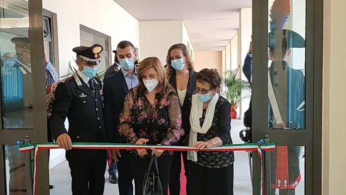 carabinieri sala palestra