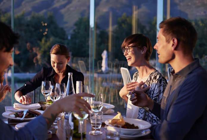 cena-cena-perfetta-cena-con-amici-thefork-ristoranti-ristorante